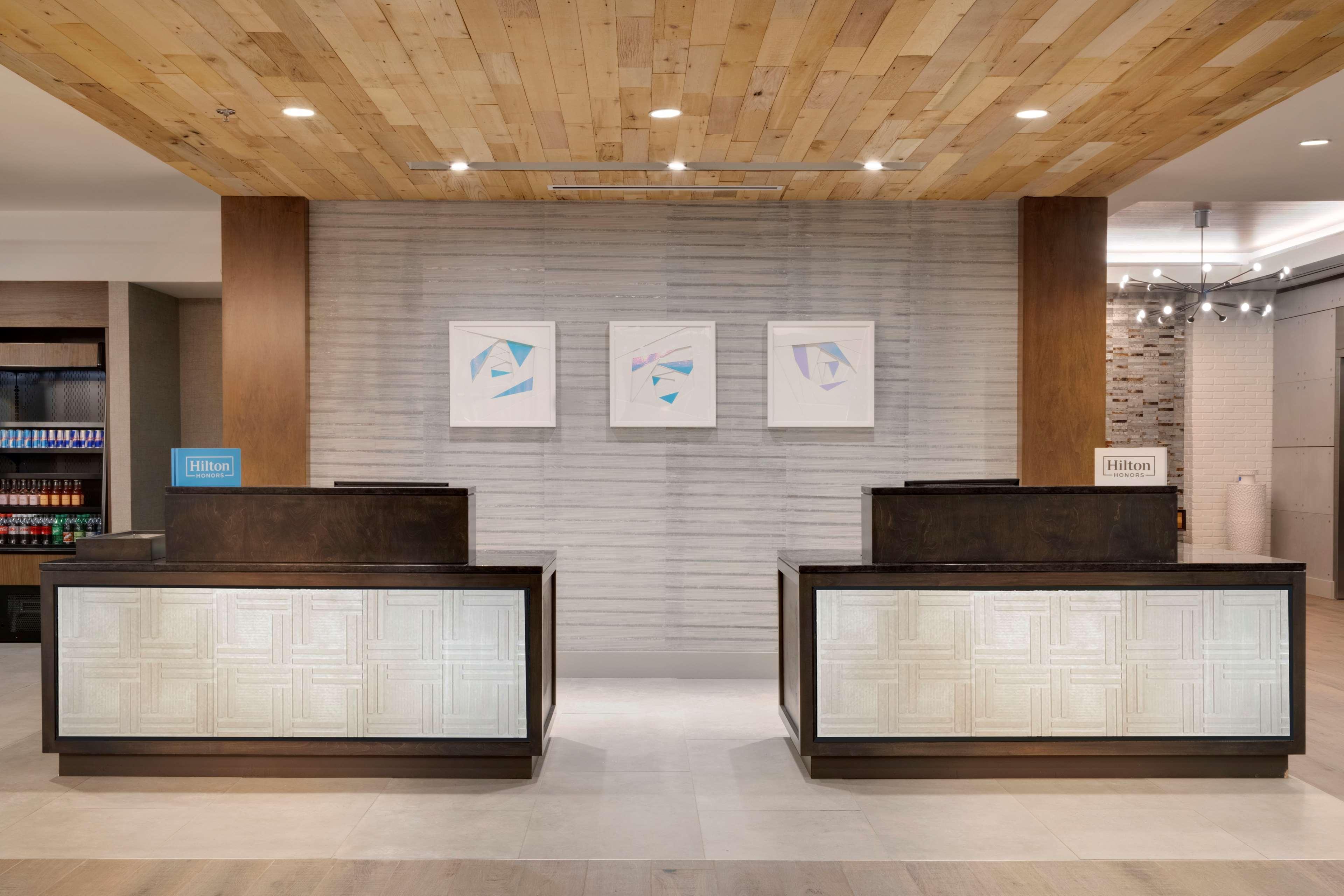 Hilton Garden Inn Haymarket Экстерьер фото