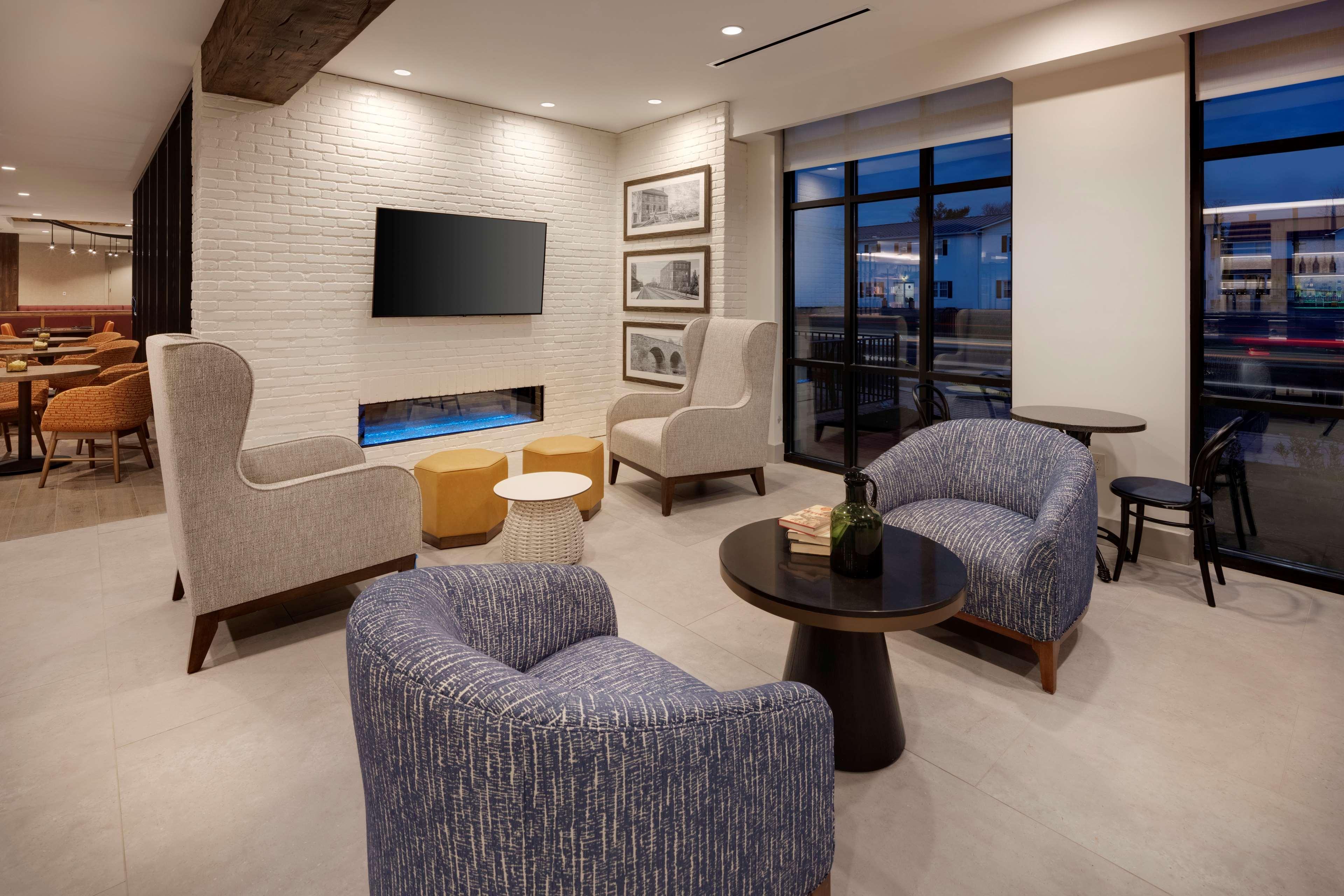 Hilton Garden Inn Haymarket Экстерьер фото