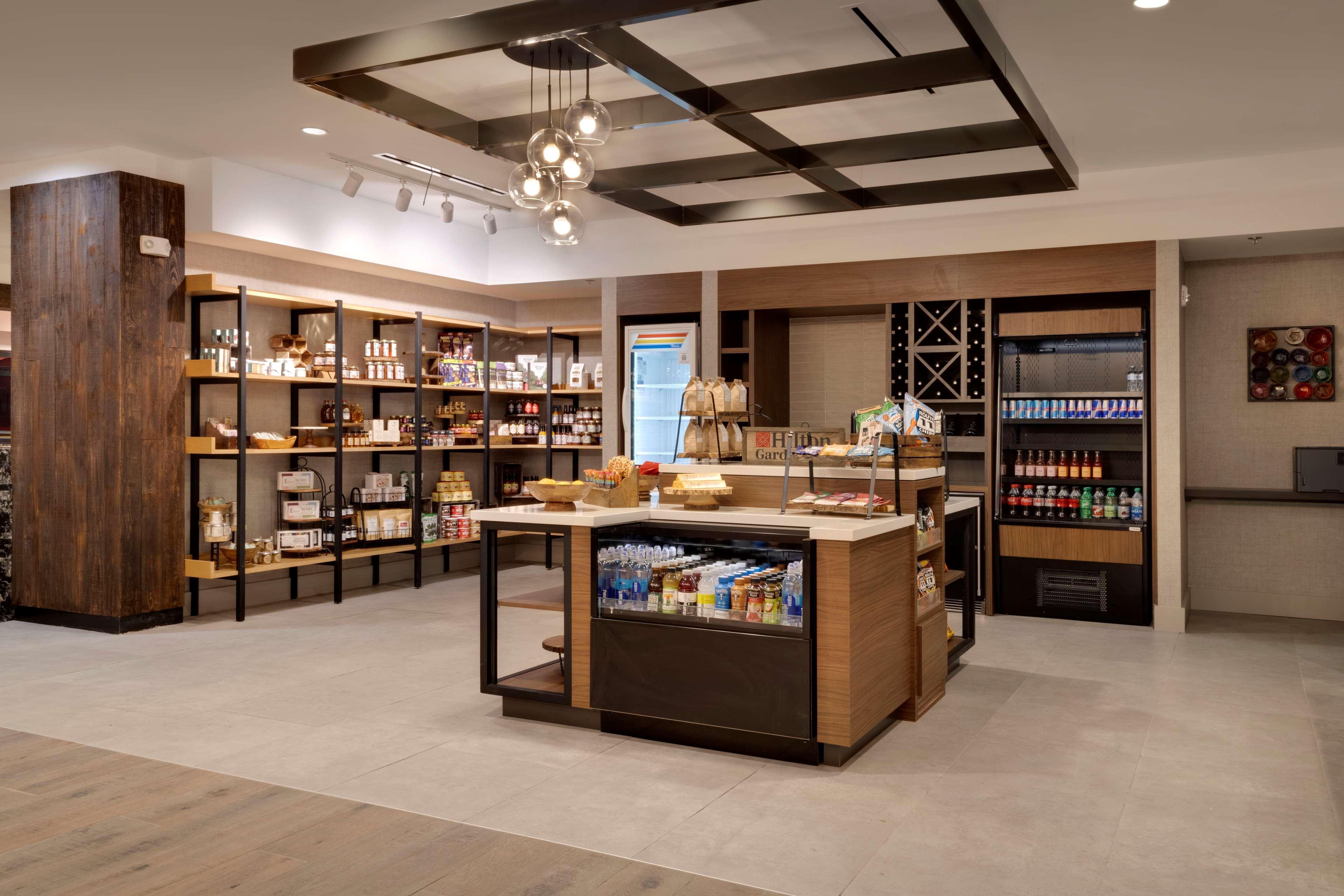 Hilton Garden Inn Haymarket Экстерьер фото