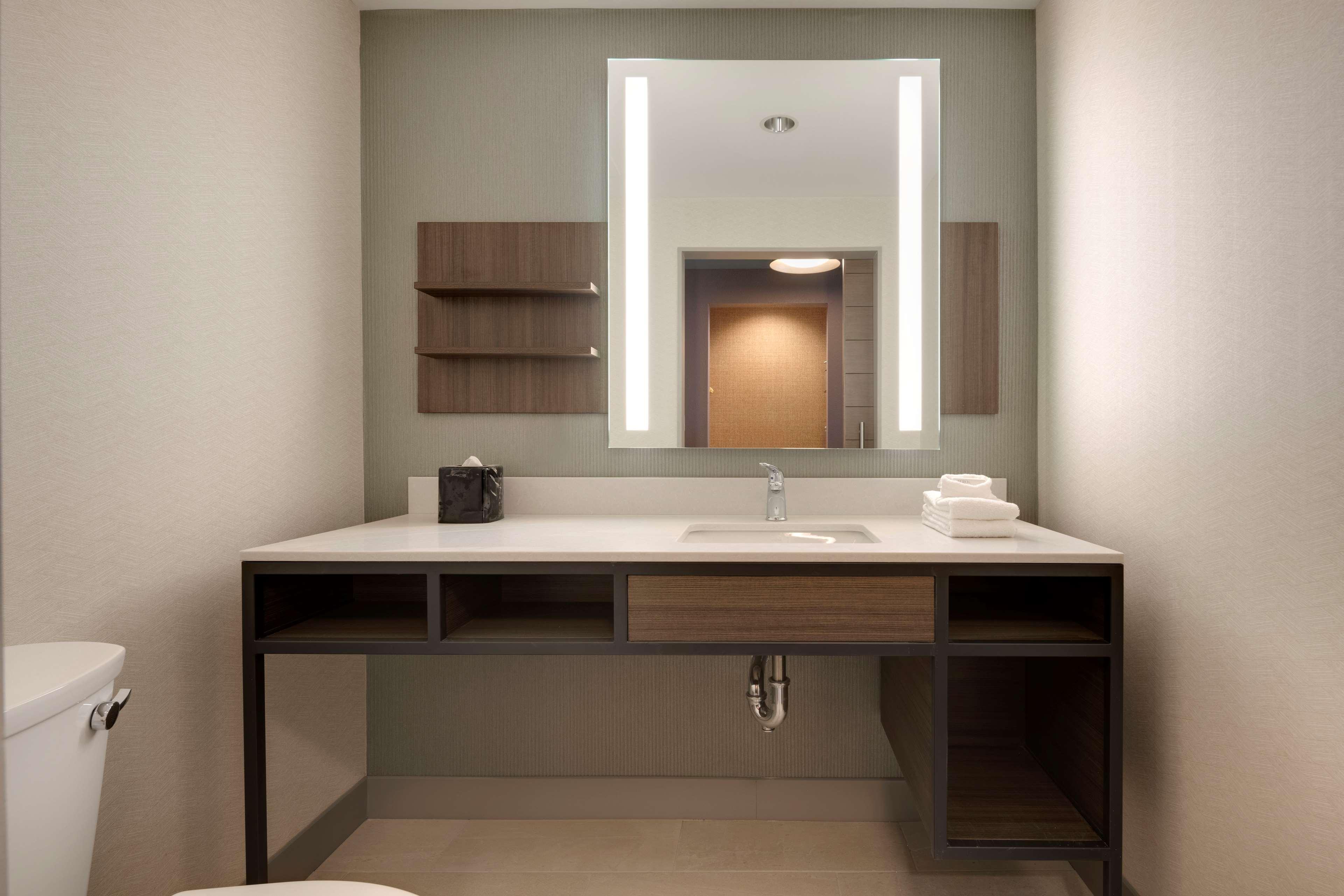 Hilton Garden Inn Haymarket Экстерьер фото