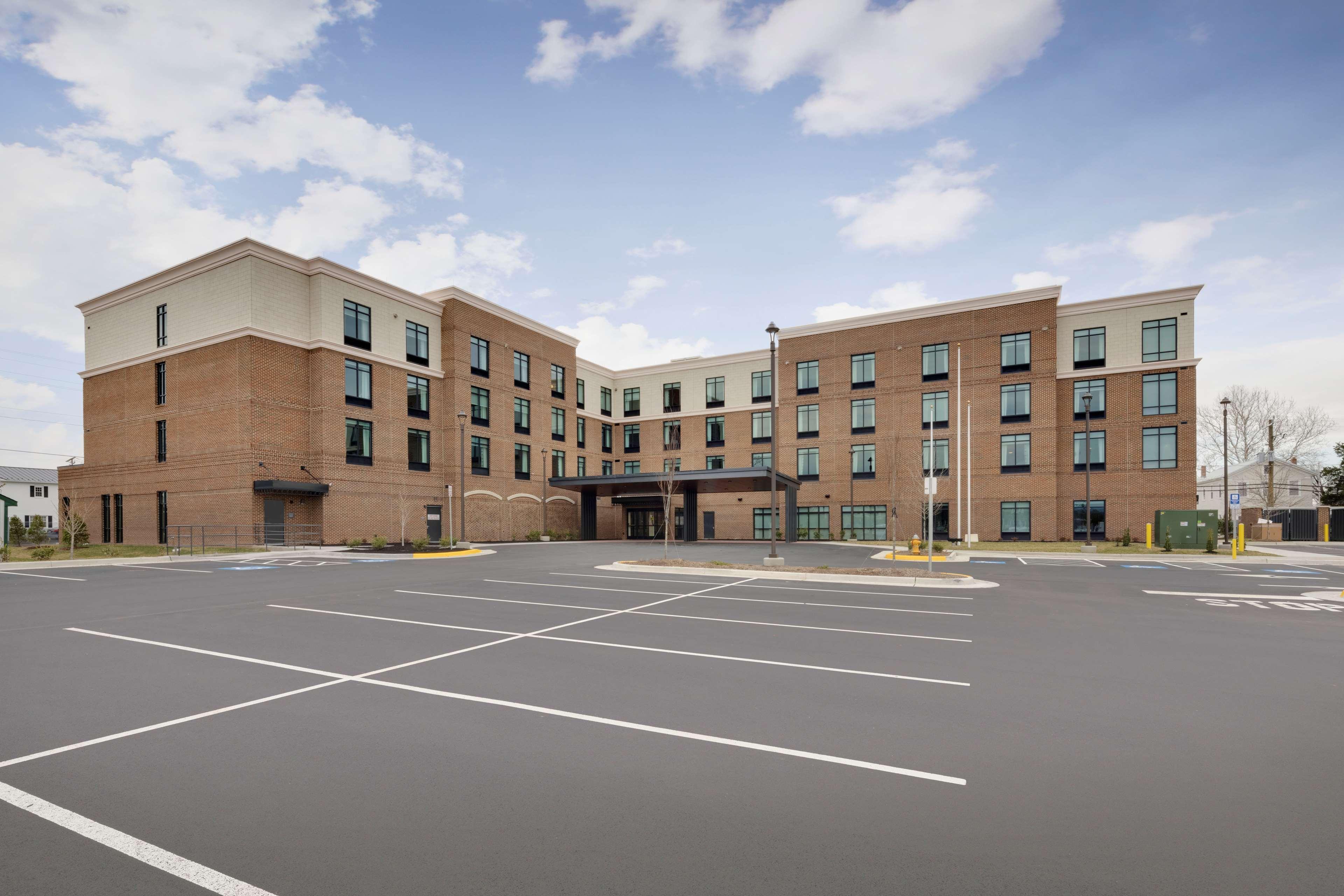 Hilton Garden Inn Haymarket Экстерьер фото