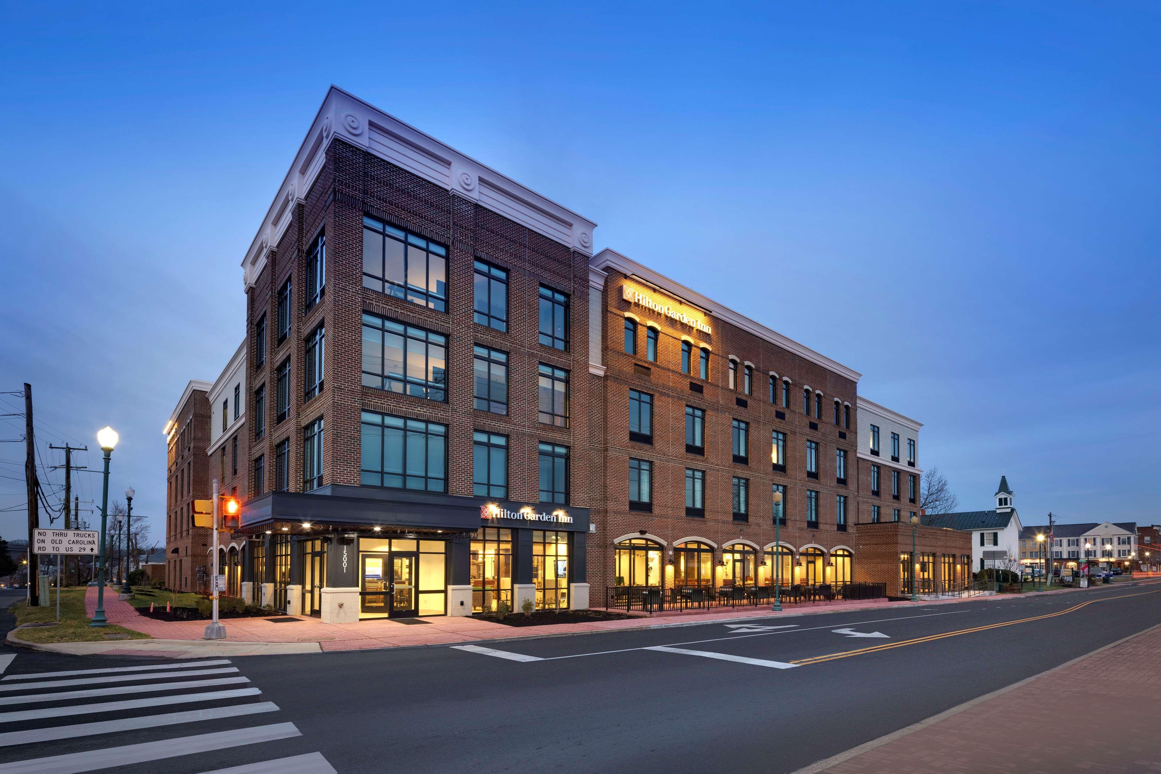 Hilton Garden Inn Haymarket Экстерьер фото