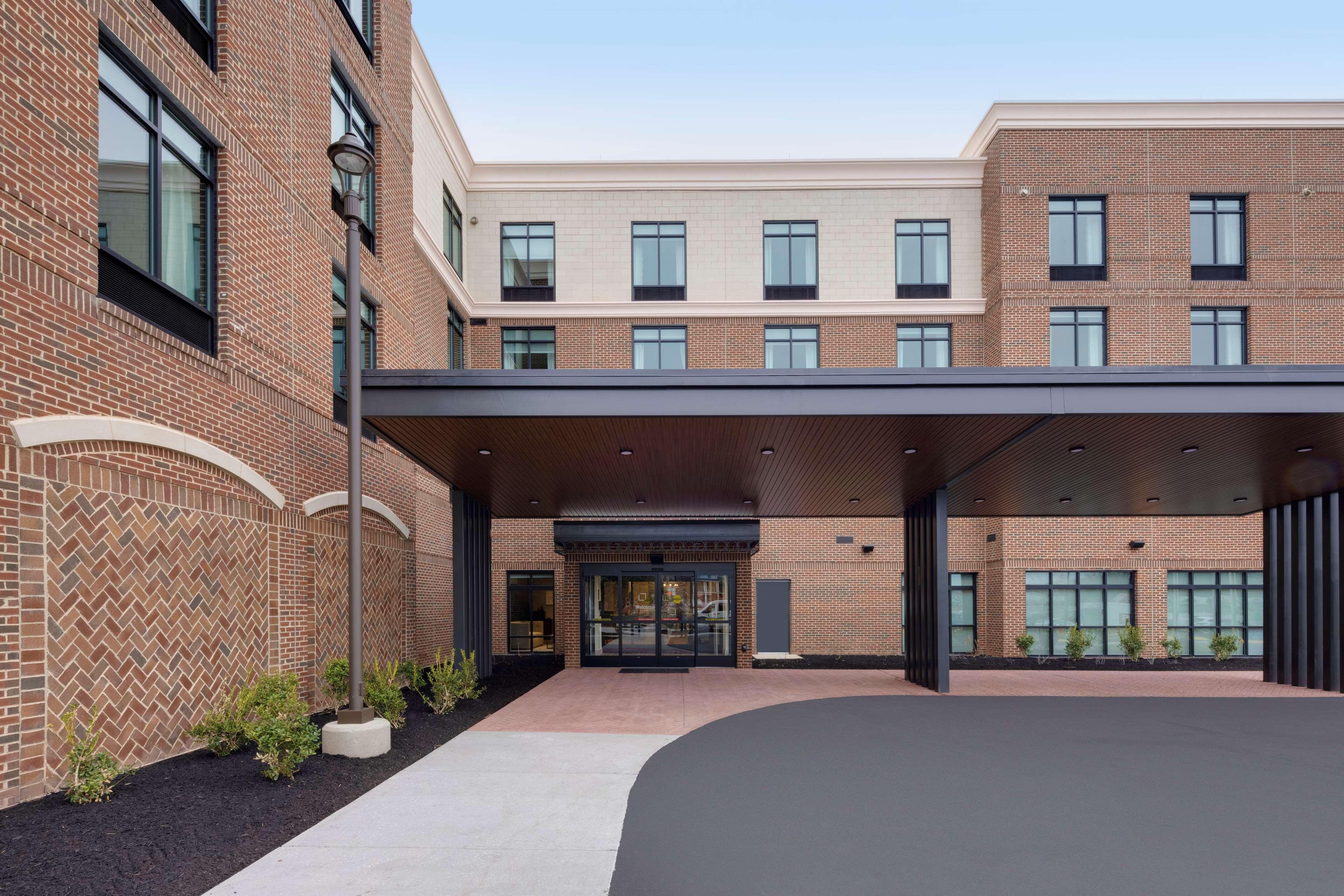 Hilton Garden Inn Haymarket Экстерьер фото