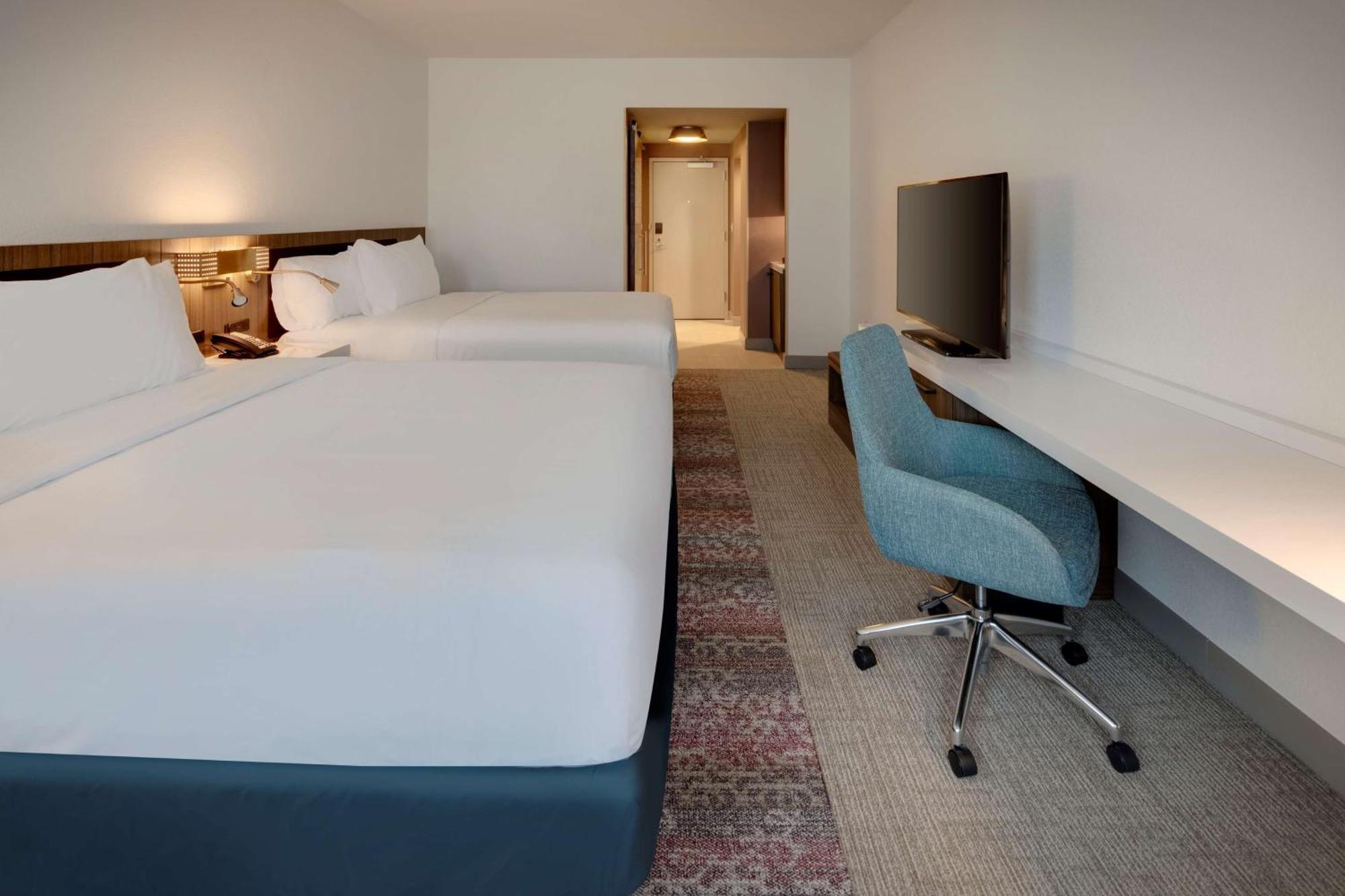 Hilton Garden Inn Haymarket Экстерьер фото