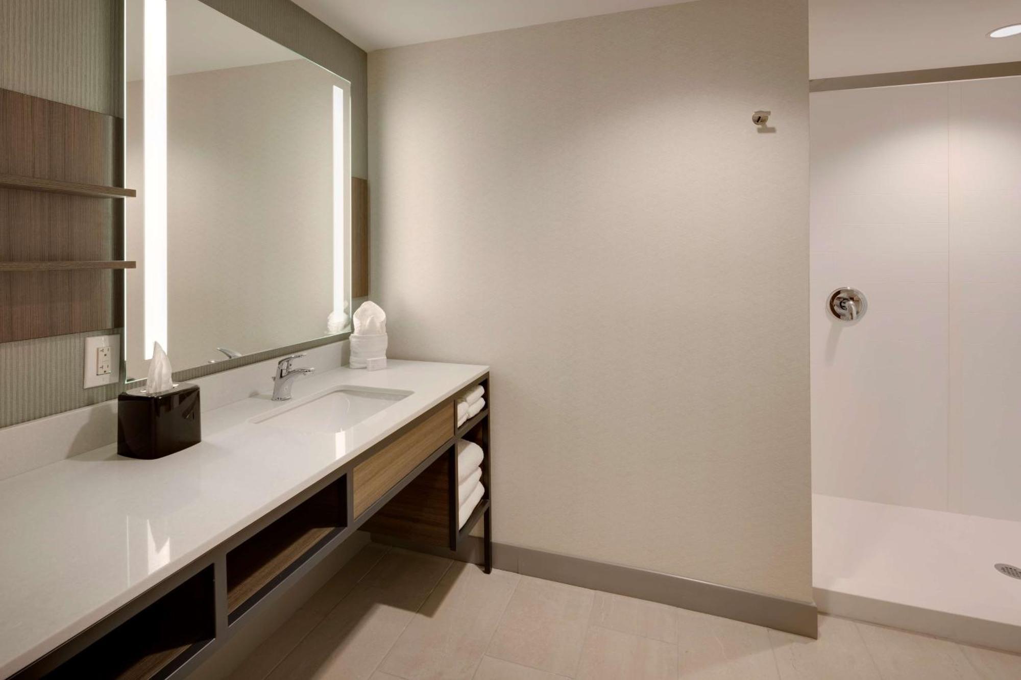 Hilton Garden Inn Haymarket Экстерьер фото