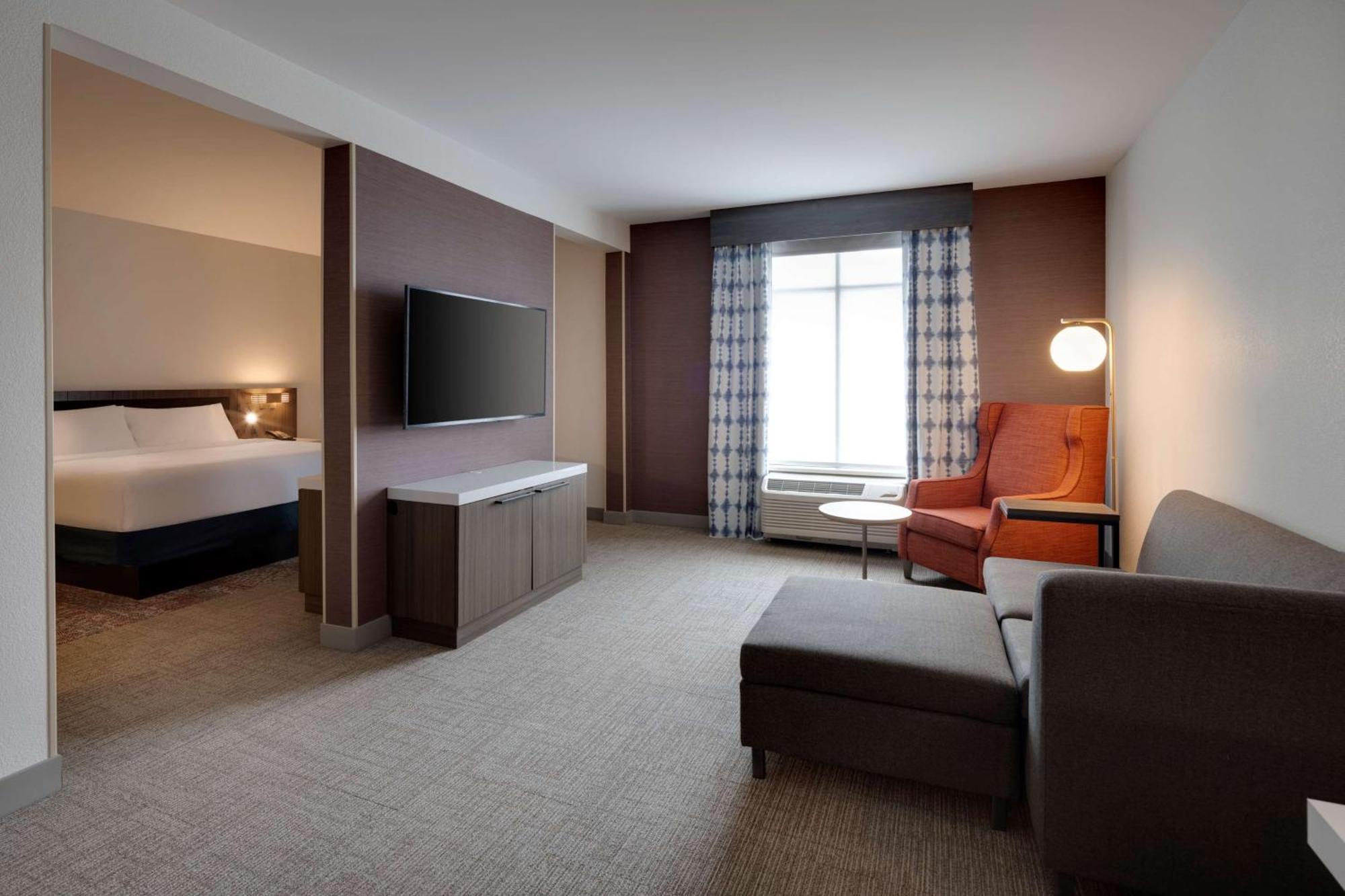 Hilton Garden Inn Haymarket Экстерьер фото