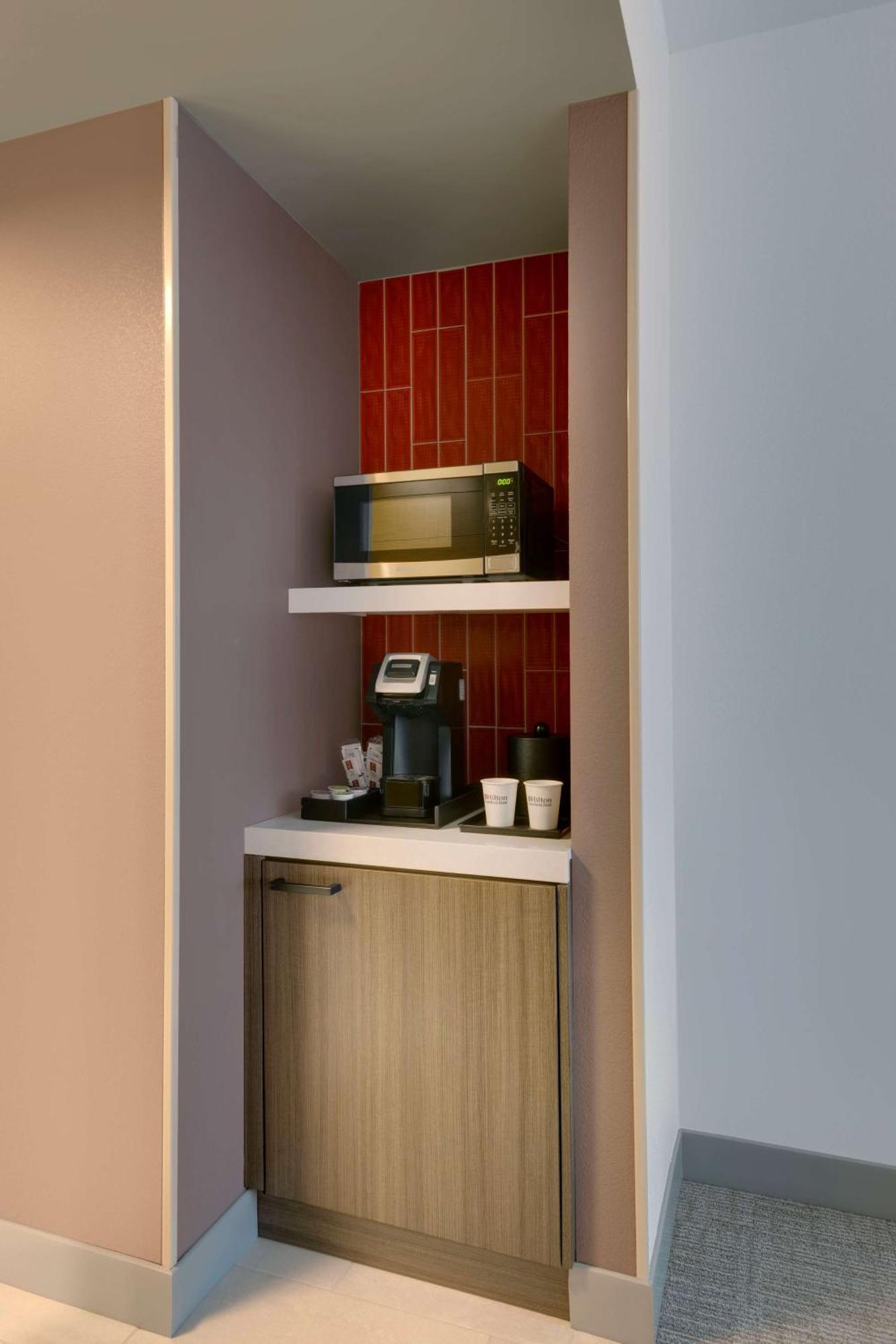Hilton Garden Inn Haymarket Экстерьер фото