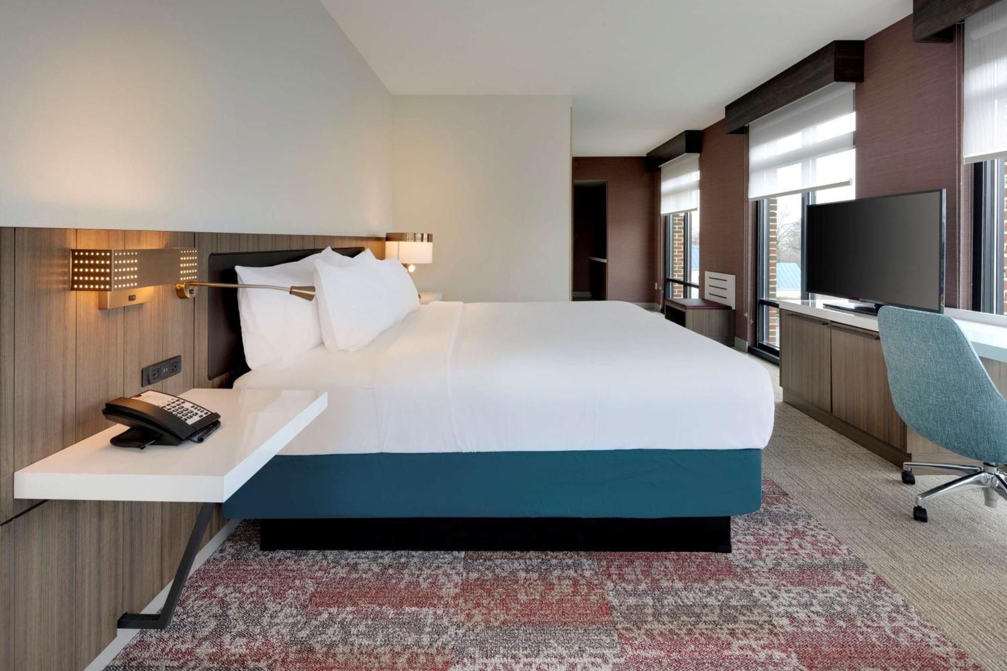Hilton Garden Inn Haymarket Экстерьер фото